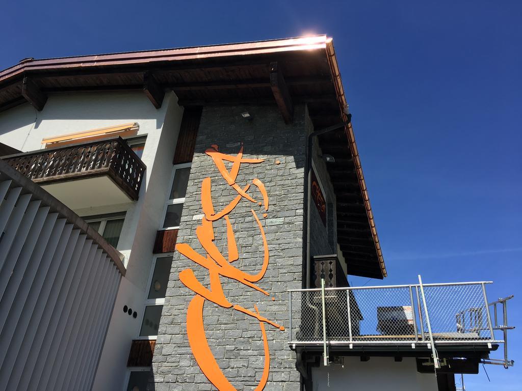 Hotel Restaurant Chesa Flims Exteriör bild