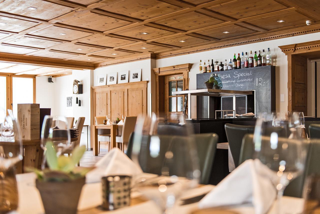 Hotel Restaurant Chesa Flims Exteriör bild
